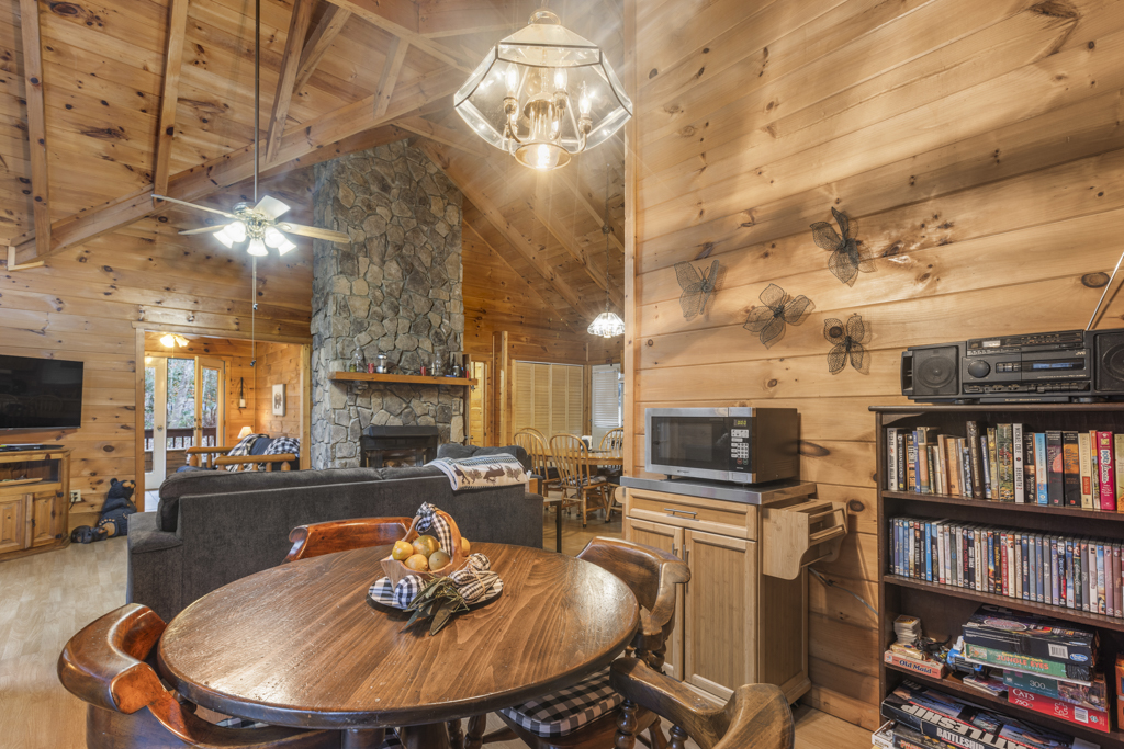 Safe and clean luxury cabins rental near Andrews NC for rent