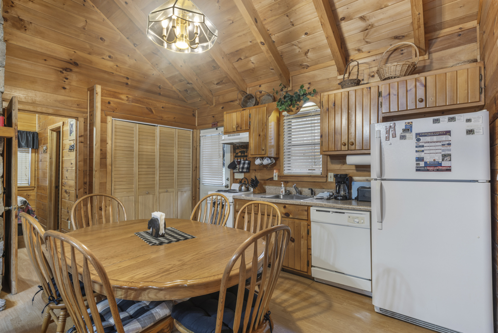 Safe and clean luxury cabins rental near Andrews NC for rent